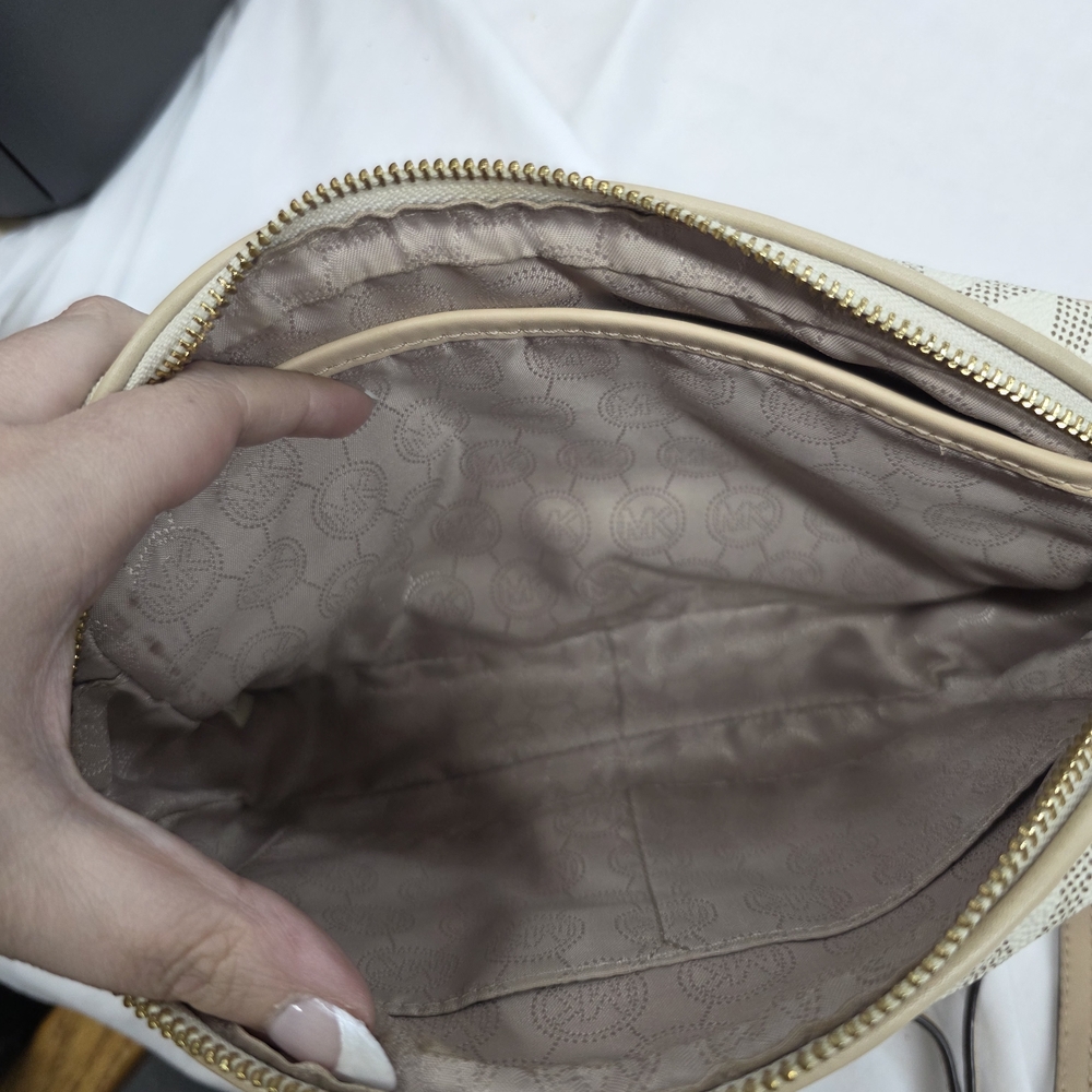 Michael Kors Cream Logo Crossbody Bag with Gold Hardware - Picture 7 of 9